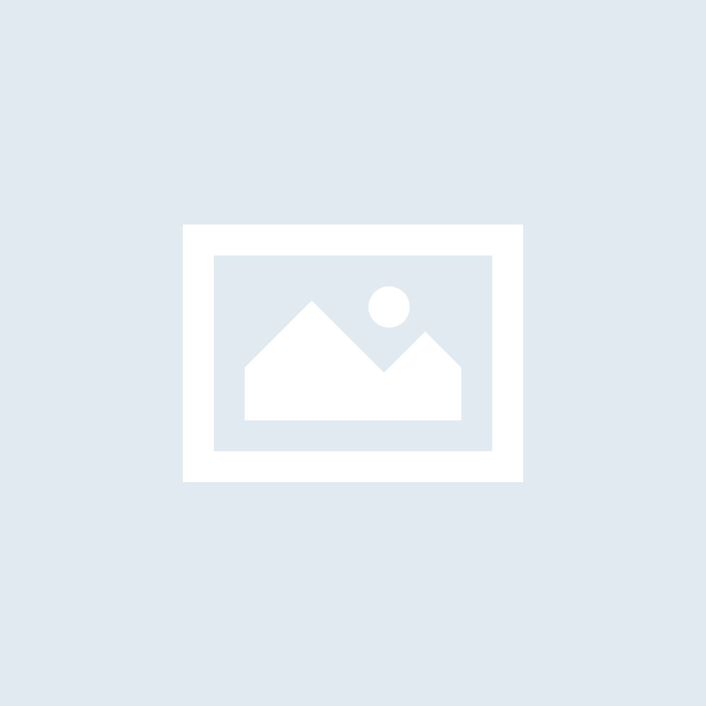 Hinter den Bergen by Lois Hechenblaikner